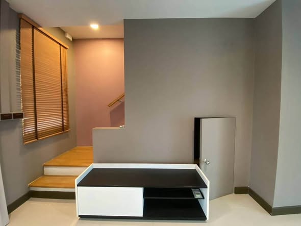 room interior of Baan Klang Muang Rama 9