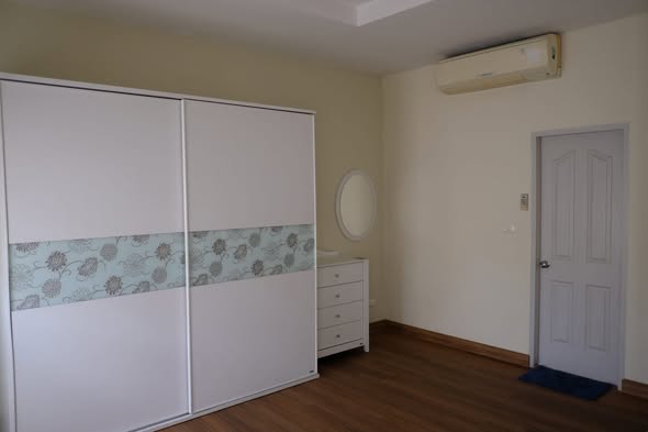 bedroom and room interior of Baan Klang Muang Rama 9 Soi 43