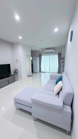 living room and bedroom of บ้านกลางเมือง รามอินทรา-วัชรพล Baan Klang Muang Ramintra – Watcharapol