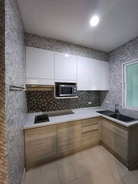 kitchen of Baan Klang Muang S-Sense Rama 9-Ladprao