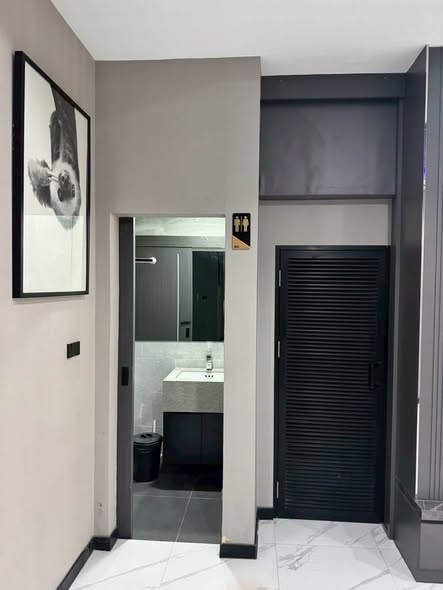 room interior and bathroom of Baan Klang Muang S-Sense Rama 9-Ladprao