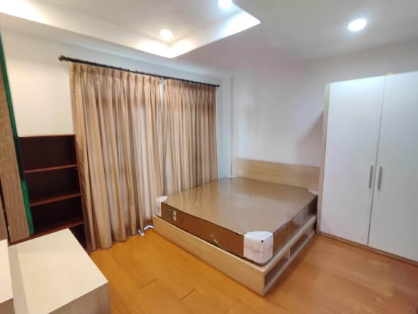 bedroom of Baan Klang Muang The Paris Rama 9 – Ramkamhaeng