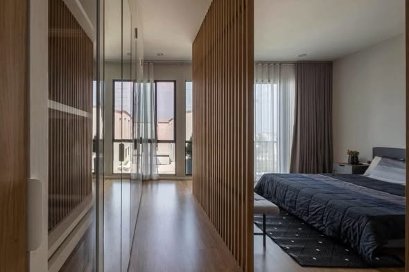 bedroom and room interior of Baan Klang Mueang Rama 9-Krungthep Kritha