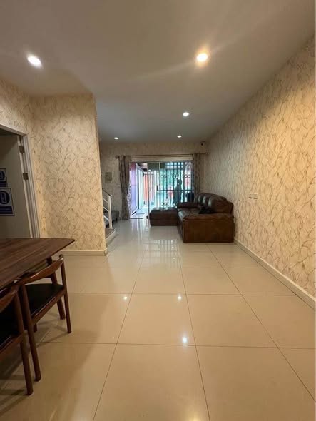 Baan Klang Mueng THE EDITION Rama9 – Onnut