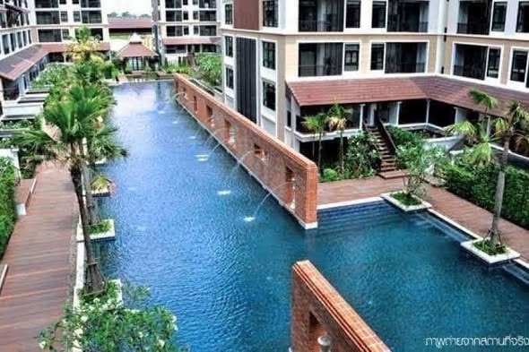 pool of Baan Navatara Condominium
