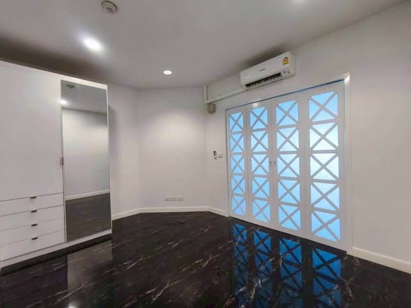 room interior of Baan Nonzee Condominium