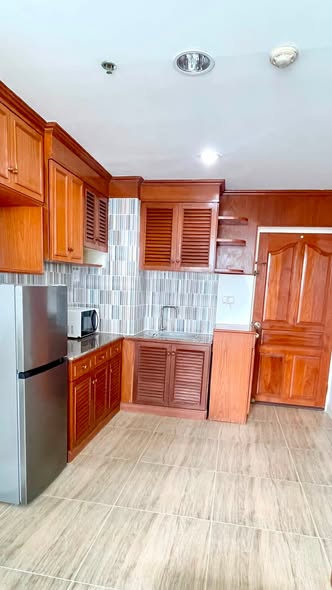 kitchen of Baan Pathumwan Condominium