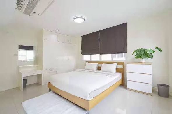 bedroom of Baan Phrom Phong