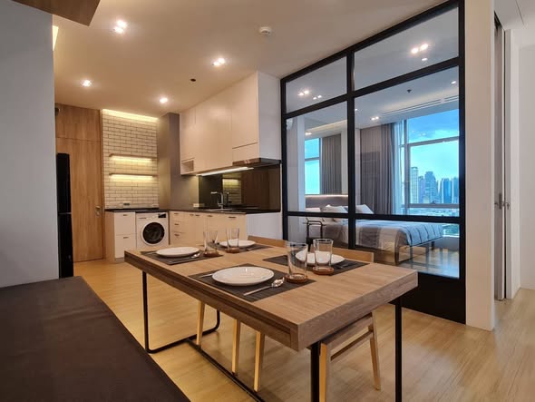 room interior of Baan Sathorn Chao Phraya