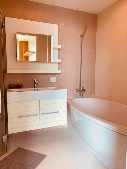 bathroom of Baan Siri Thirty One