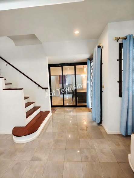 Ban Klang Mueang S-Sense Sathorn-Taksin 2
