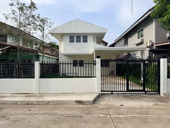 Bang Na Villa Housing