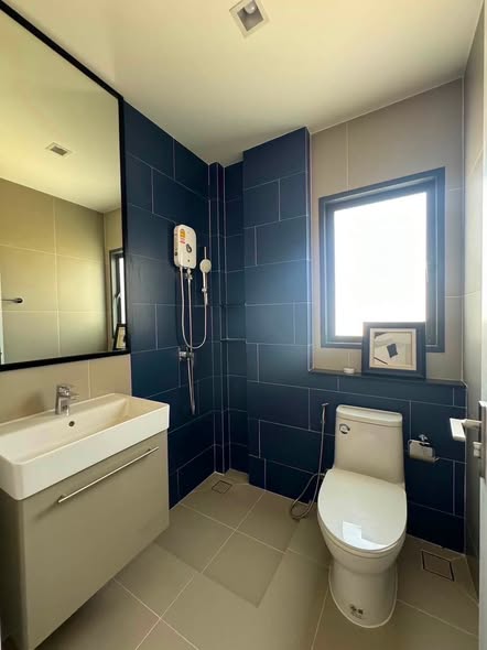 bathroom of Bangkok Boulevard Bangna KM.5 บางกอก บูเลอวาร์ด บางนา กม.5