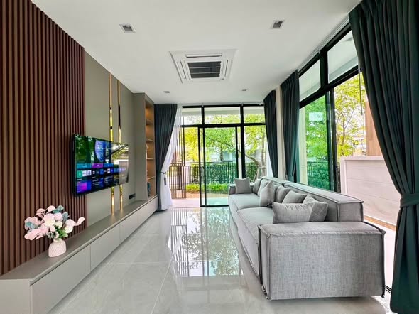 living room and room interior of Bangkok Boulevard Bangna KM.5 บางกอก บูเลอวาร์ด บางนา กม.5