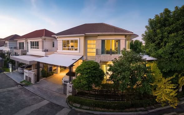 Bangkok Boulevard Rama 9 – Srinakarindra