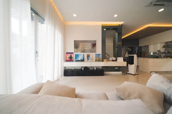 living room and bedroom of Bangkok Boulevard Rama 9 – Srinakarindra