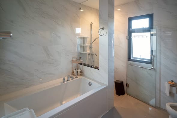 bathroom of Bangkok Boulevard Rama 9