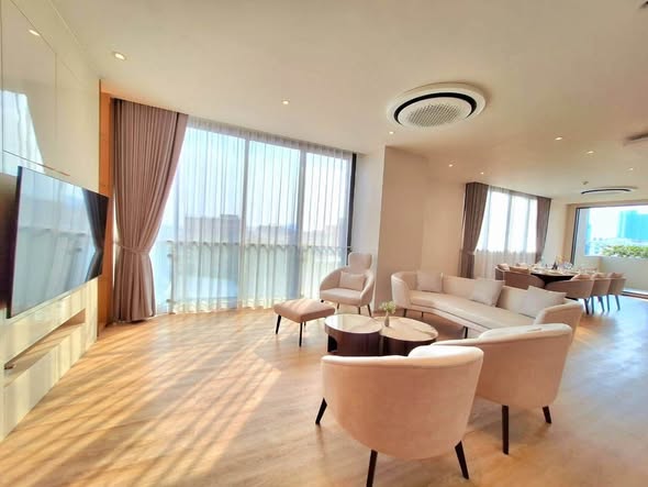 living room and room interior of Bearing Residence