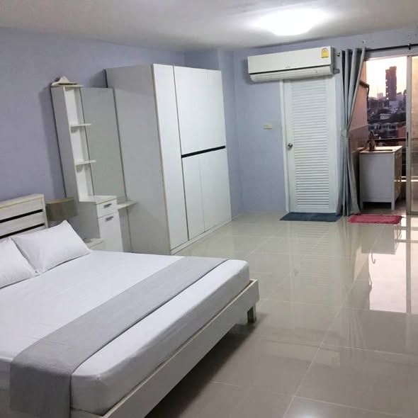 bedroom of พีทรัชดาคอนโด