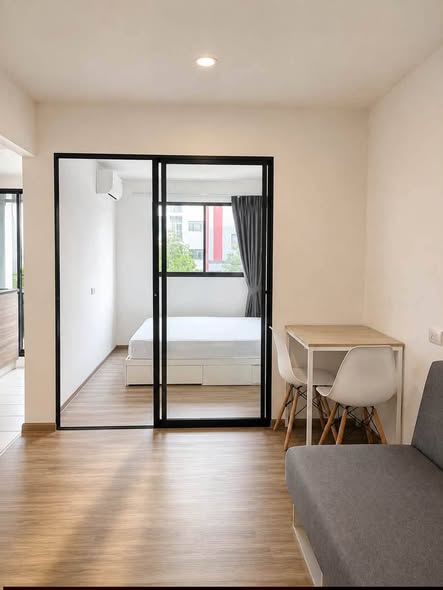 bedroom and room interior of เสนาคิทท์ สำโรง อินเตอร์เชนจ์ (สำนักงานขาย)