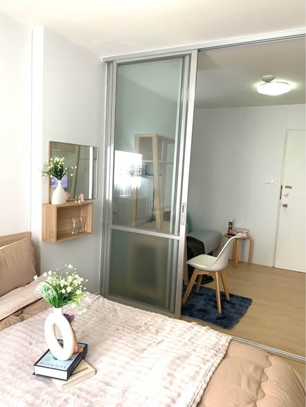 bedroom and room interior of ล้านนาเซอร์วิส รับเหมารีโนเวทบ้าน คอนโด