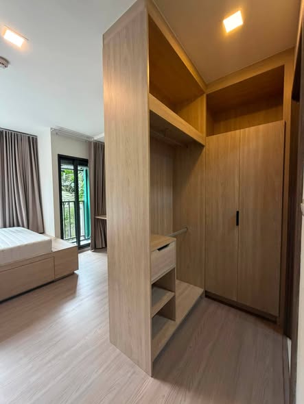 bedroom and room interior of เดอะมูฟ ประดิพัทธ์