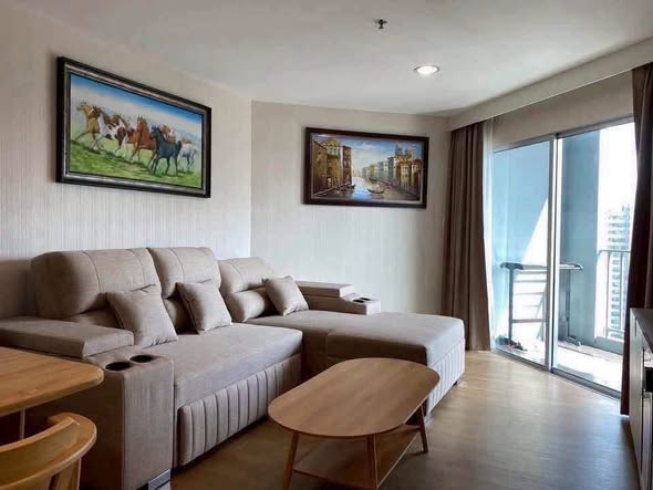 living room and bedroom of Belle Grand Rama 9
