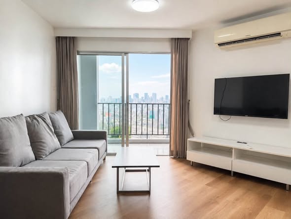 living room and bedroom of Belle Grand Rama 9