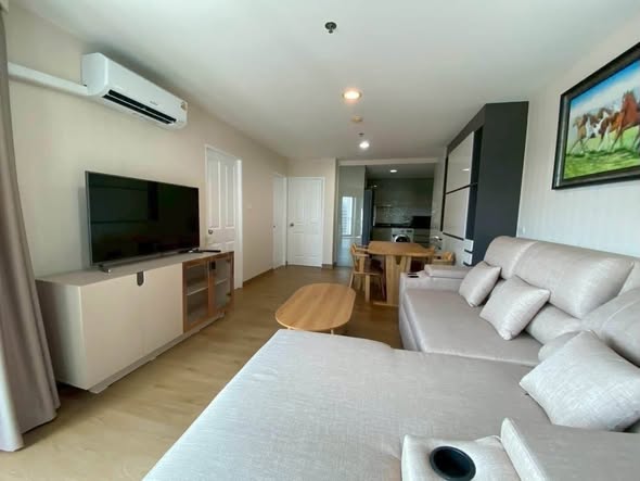 living room and bedroom of Belle Grand Rama 9