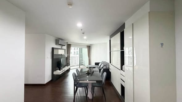 room interior of Belle Grand Rama 9