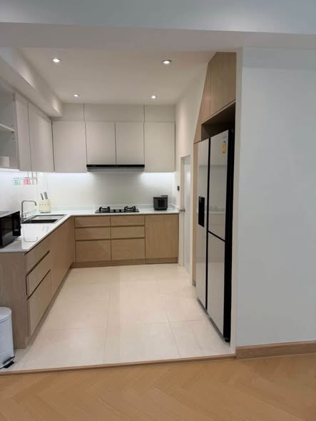 room interior and kitchen of Bless Town Sukhumvit 50