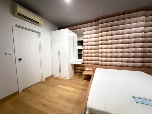 bedroom and room interior of Blocs 77