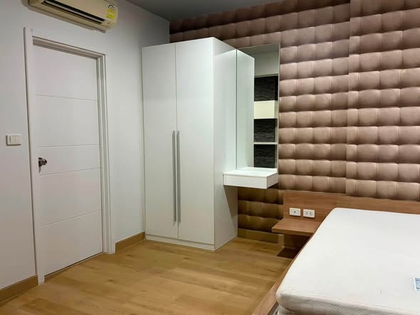 bedroom and room interior of Blocs 77