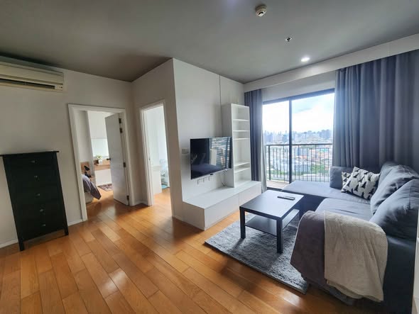 living room and bedroom of Blocs 77