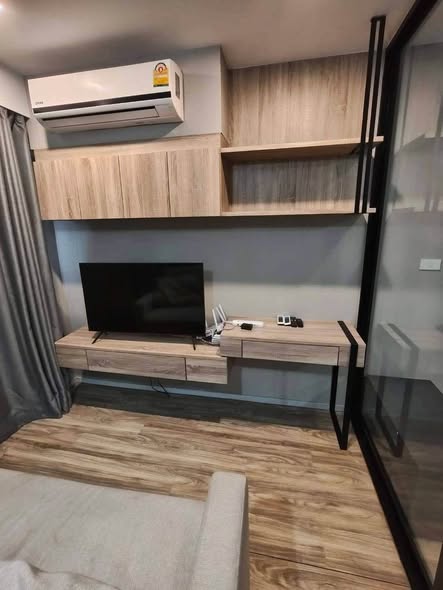 bedroom and room interior of Blossom Condo Sathon-Charoen Rat