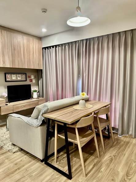 Blossom Condo Sathon-Charoen Rat