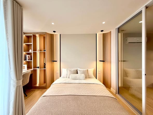 bedroom and room interior of Boonyamas Mansion