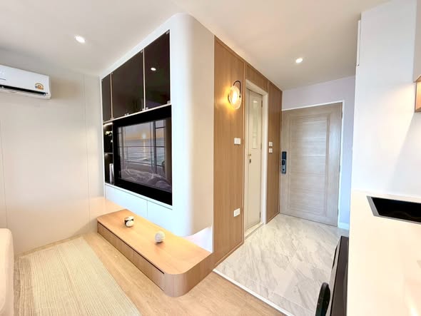 bedroom and room interior of Boonyamas Mansion