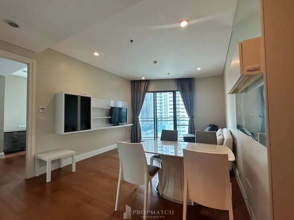living room and bedroom of Bright Sukhumvit 24