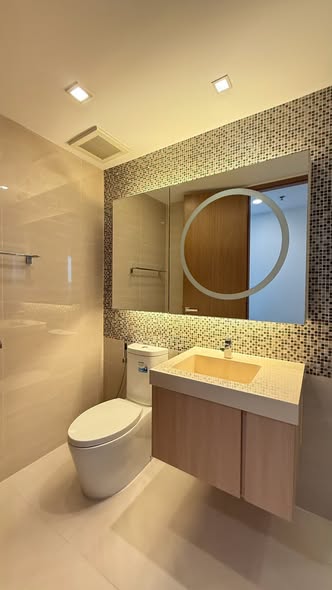 bathroom of Bright Wongwian Yai