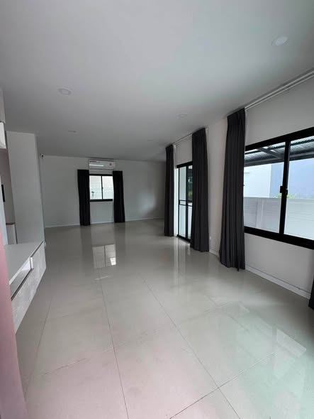 room interior of Britania Bangna-Suvarnabhumi KM.26