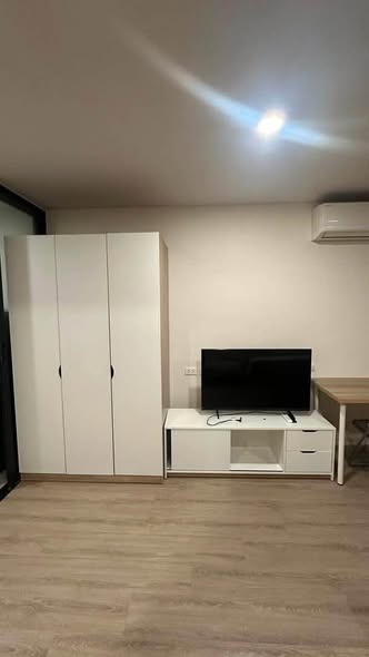 room interior of Brompton Pet Friendly Samrong Station บรอมป์ตัน เพ็ท เฟรนด์ลี่ สำโรง สเตชั่น