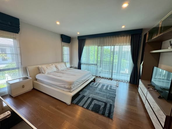bedroom and room interior of บุราสิริ พัฒนาการ Burasiri Pattanakarn