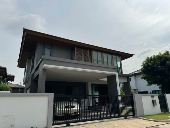 บุราสิริ พัฒนาการ Burasiri Pattanakarn