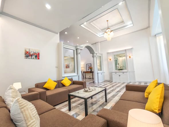 living room of ครัว​หลังบ้าน​ by. ธนะยา​น์​