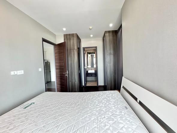 bedroom of C Ekkamai Condominium