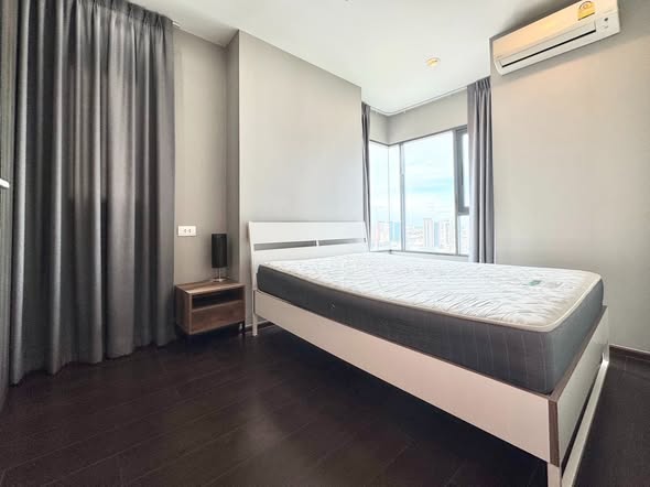 bedroom of C Ekkamai Condominium
