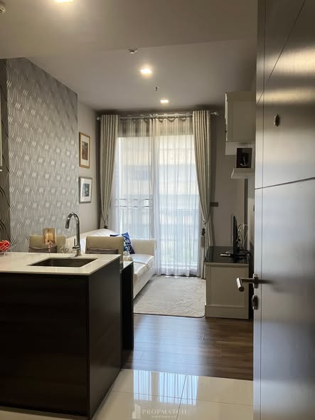 room interior and bathroom of CEIL By Sansiri