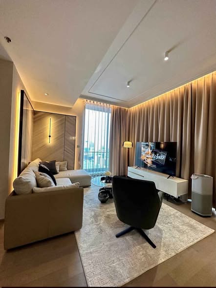 bedroom and living room of Celes Asoke