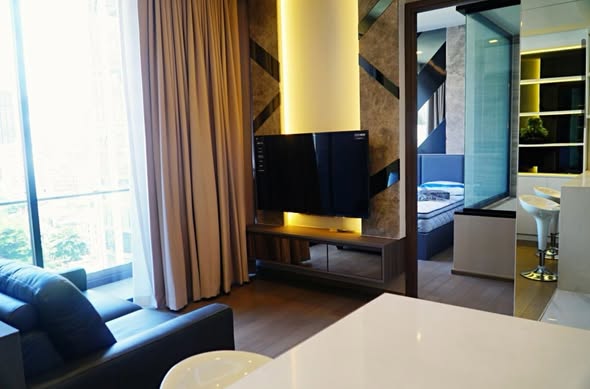 bedroom and living room of Celes Asoke